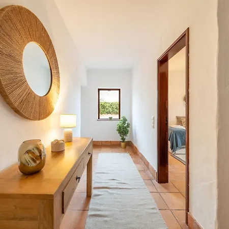 Guestready - Charming With Pool In 招待所
