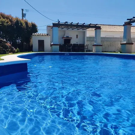Guestready - Charming With Pool In 招待所