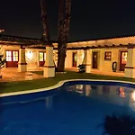 Guestready - Charming With Pool In