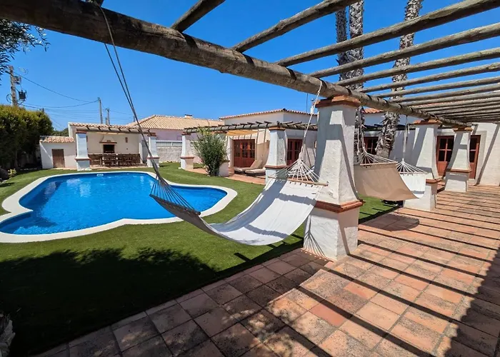 Maison d'hôtes Guestready - Charming With Pool In Sesimbra