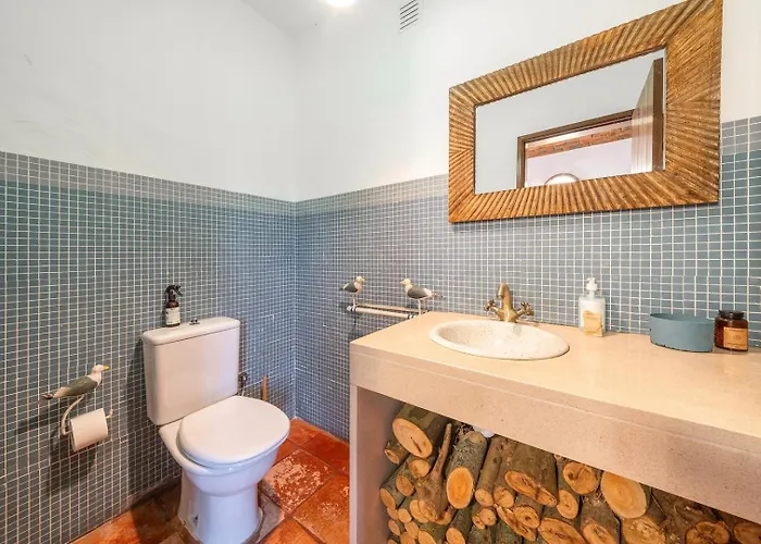 بيت ضيافة Guestready - Charming With Pool In 4*