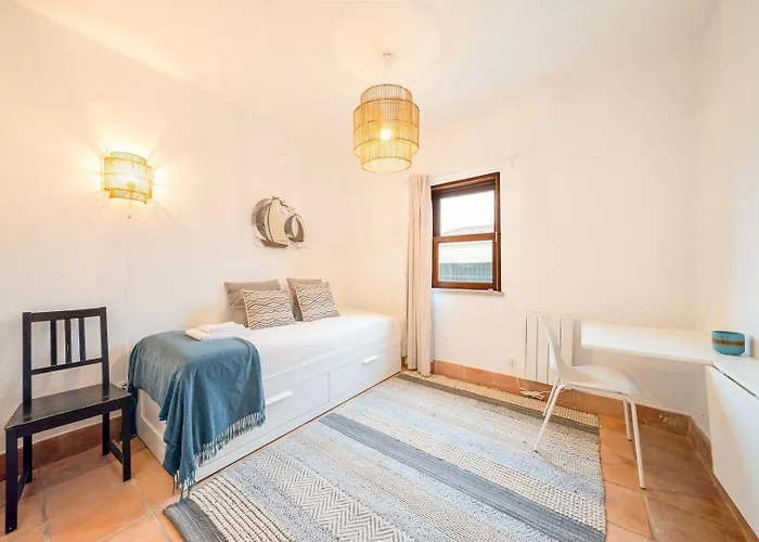 Maison d'hôtes Guestready - Charming With Pool In Sesimbra