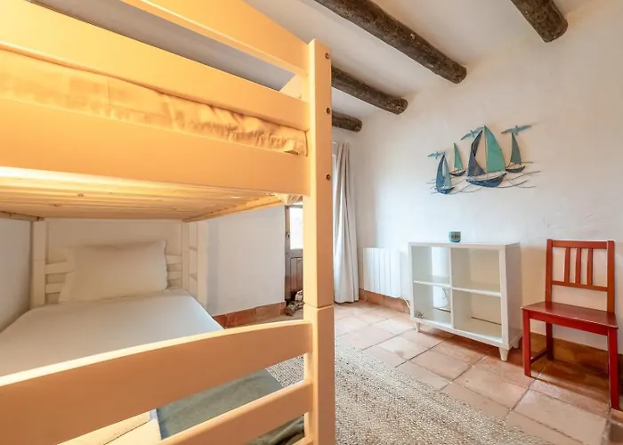 بيت ضيافة Guestready - Charming With Pool In